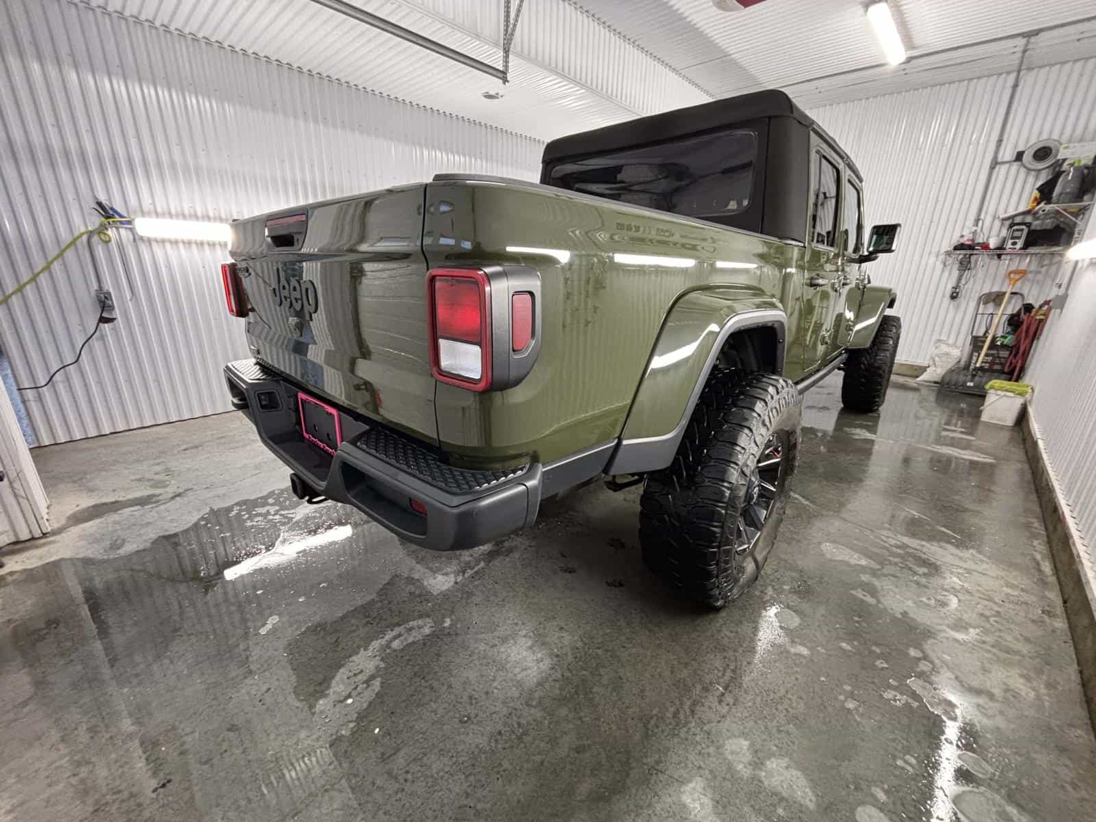 2022 Jeep Gladiator Willy's - Image 5