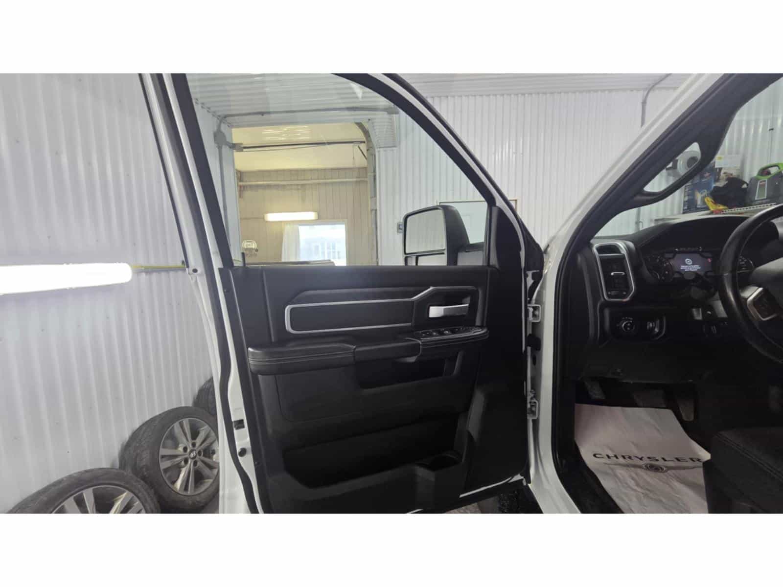 Image 6 RAM 2500 Big Horn 2024