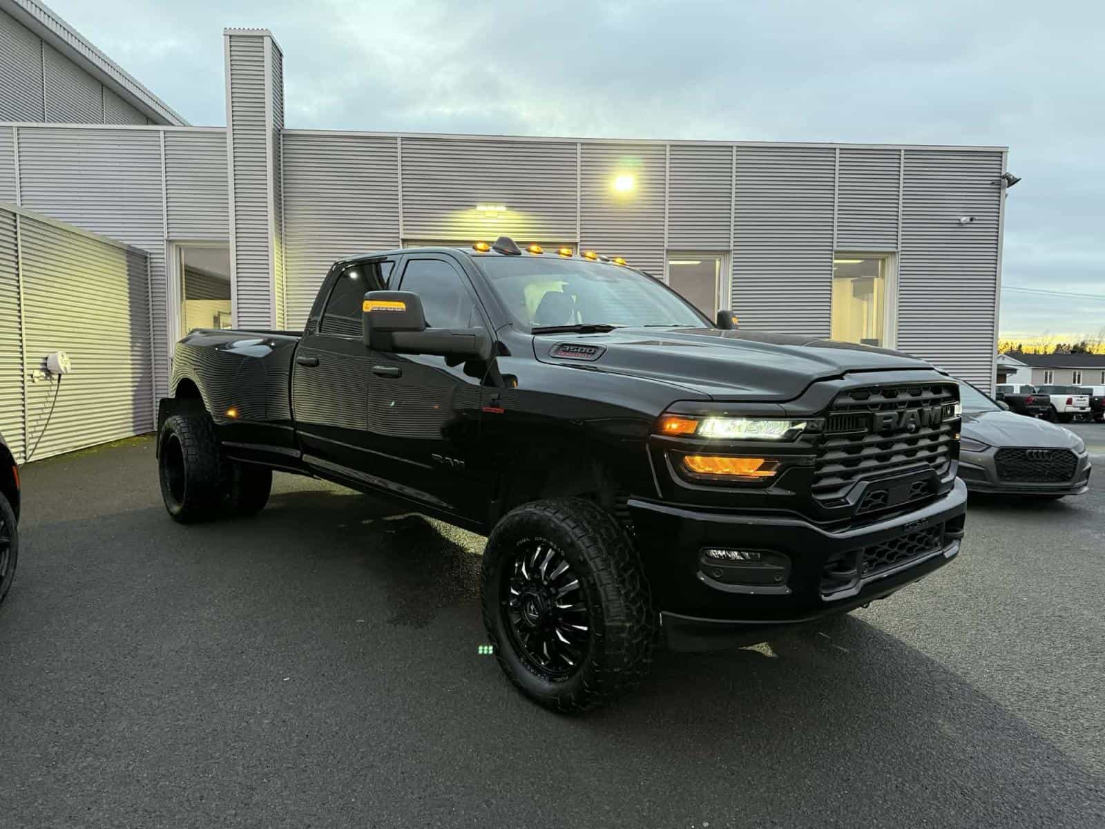 2025 RAM 3500 Big Horn Big Horn - Image 7