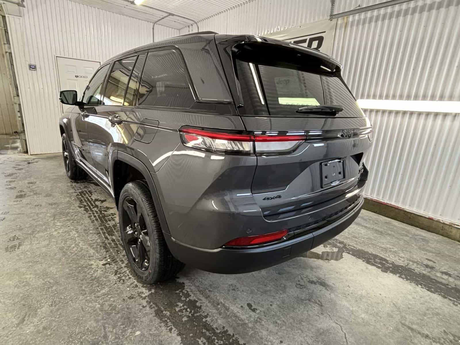 Image 4 Jeep Grand Cherokee Altitude 2025