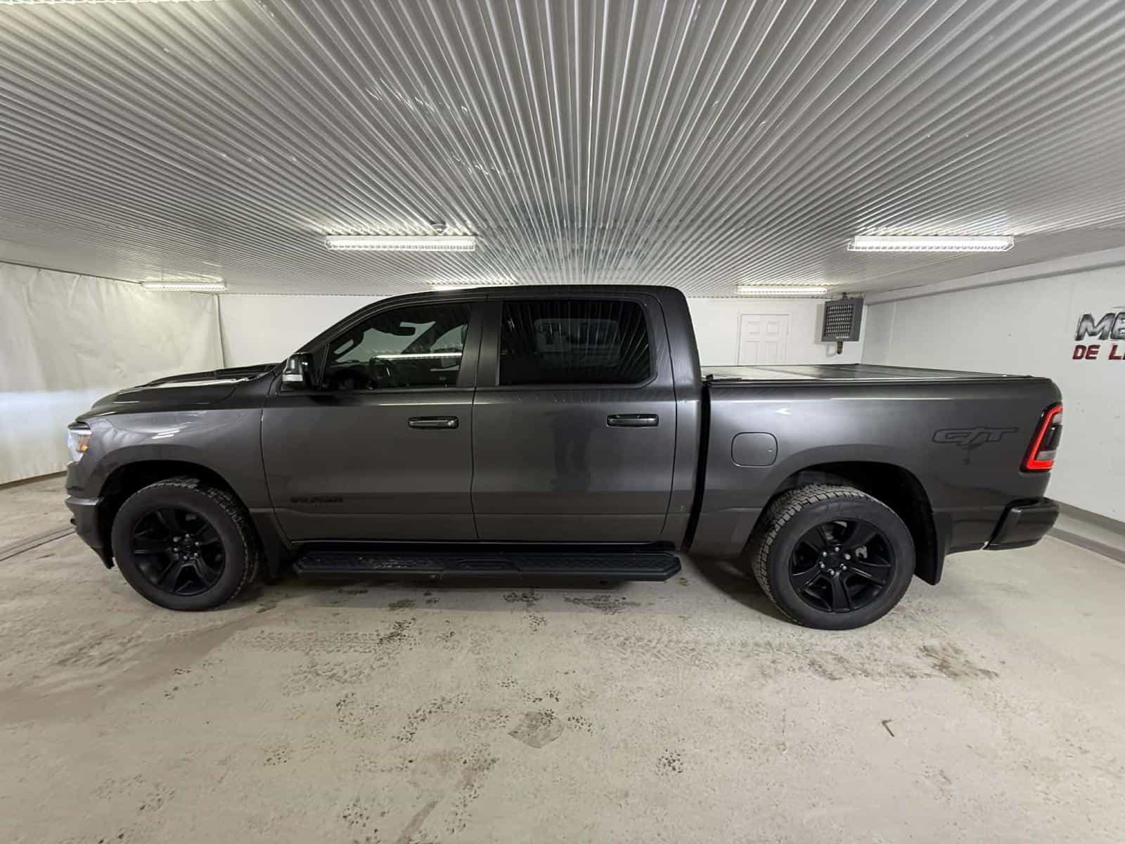 2022 RAM 1500 Sport - Image 2