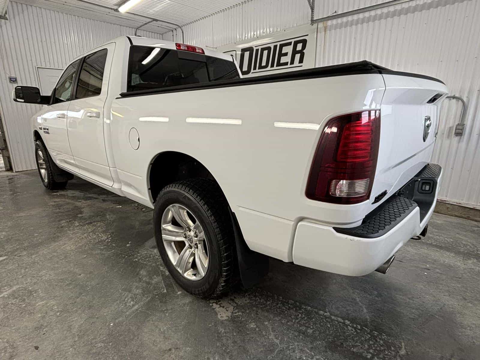 2017 RAM 1500 Sport - Image 4