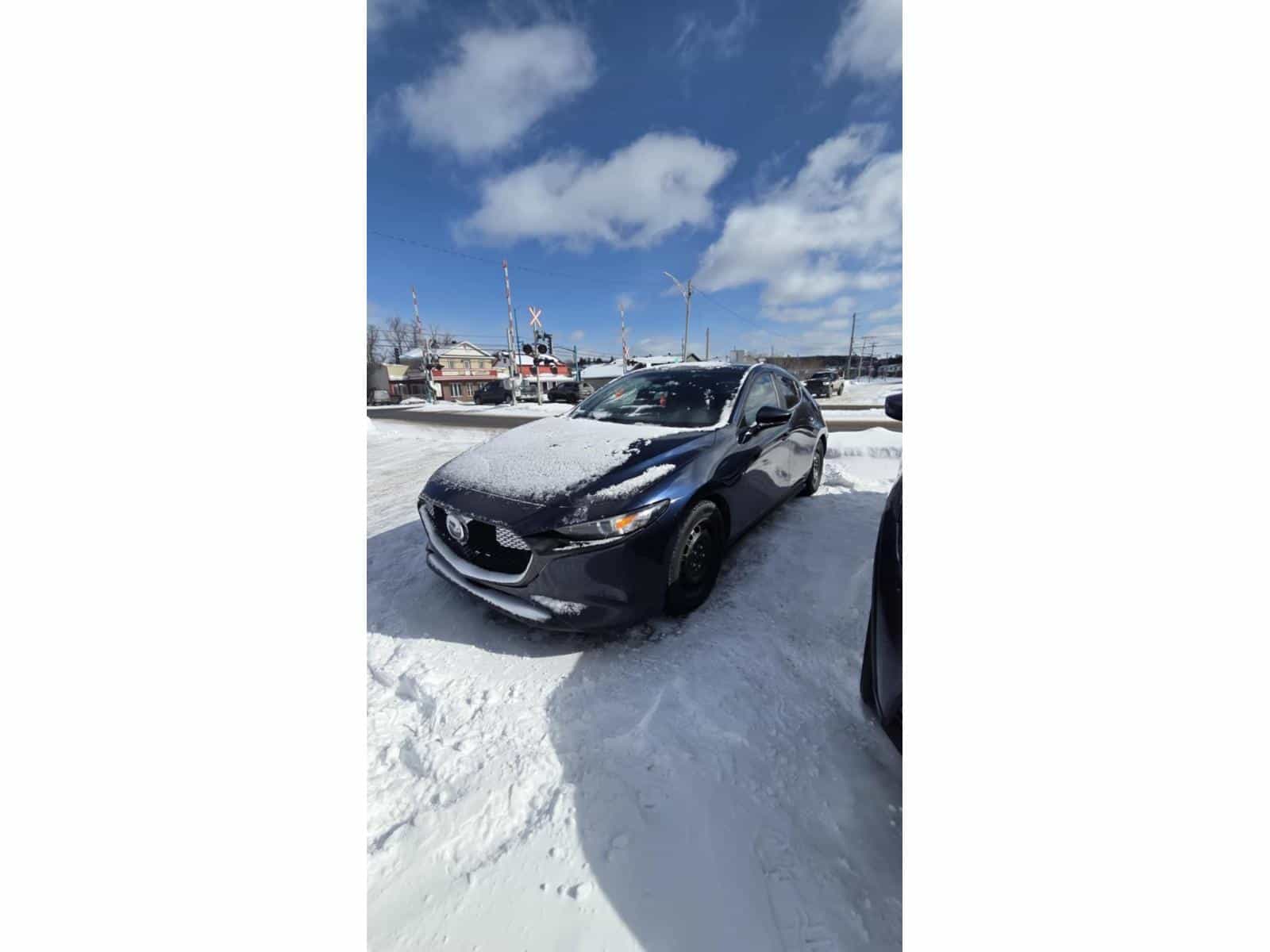 2019 Mazda Mazda3 Sport GS - Image 2