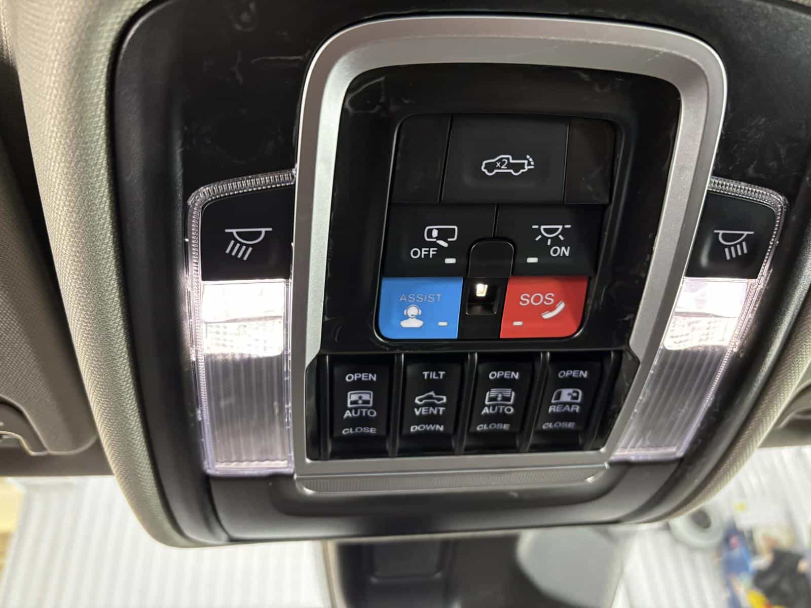 2025 RAM 1500 Limited Longhorn - Image 17