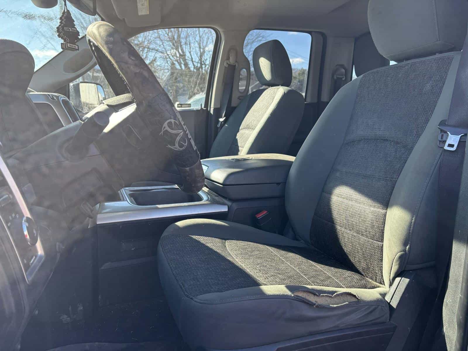 2015 RAM 1500 SLT - Image 3