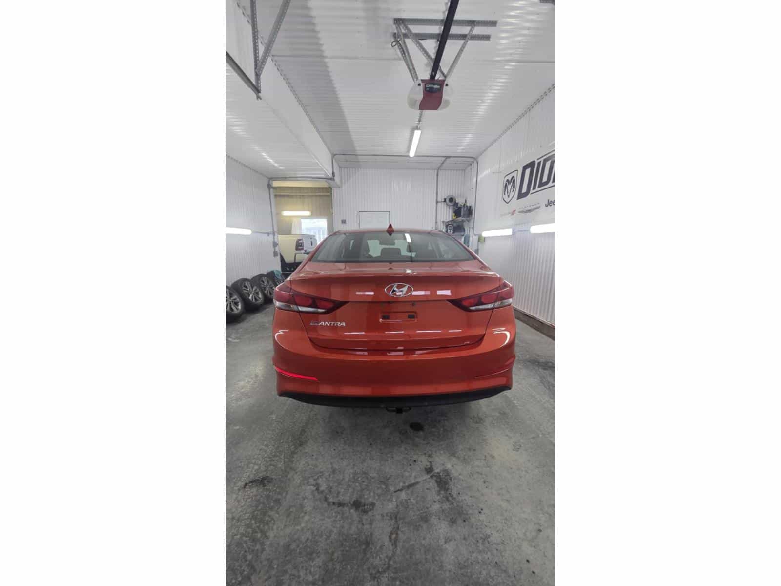 Image 5 Hyundai Elentra 2017