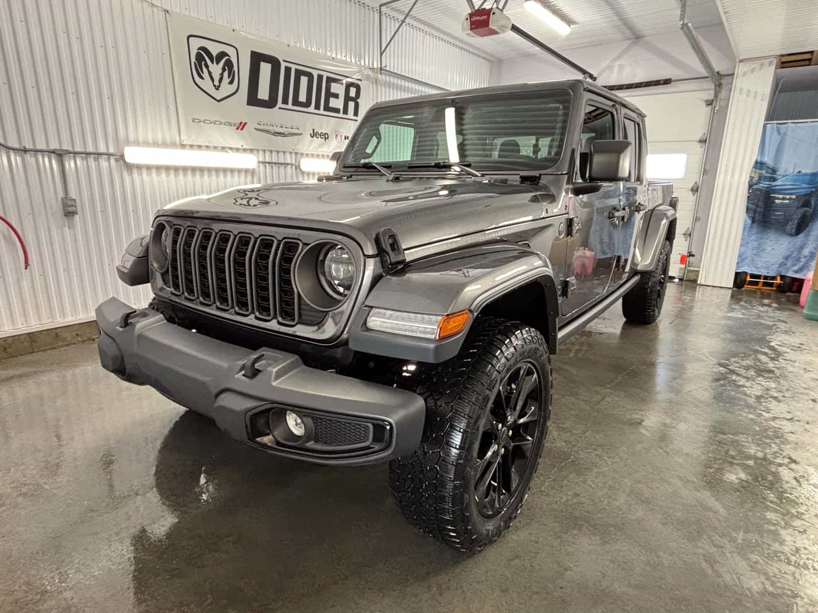 Image 1 Jeep Gladiator NightHawk 2025