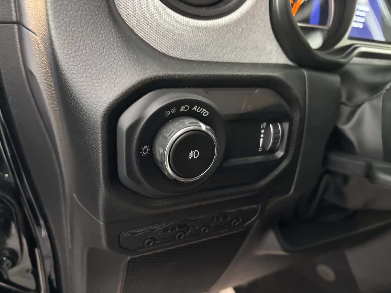 Image 12 Jeep Wrangler 4-Door Willys 2025