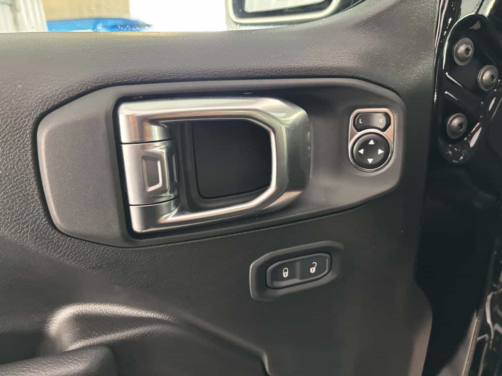 Image 13 Jeep Wrangler 4-Door Willys 2025