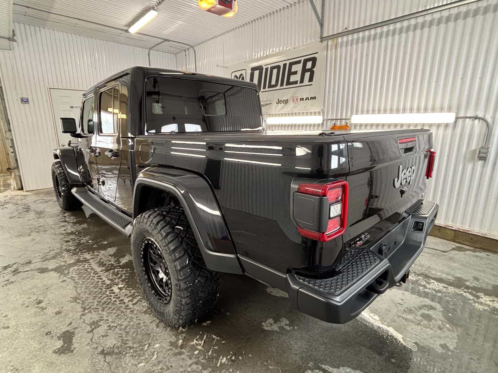 2021 Jeep Gladiator Overland - Image 3