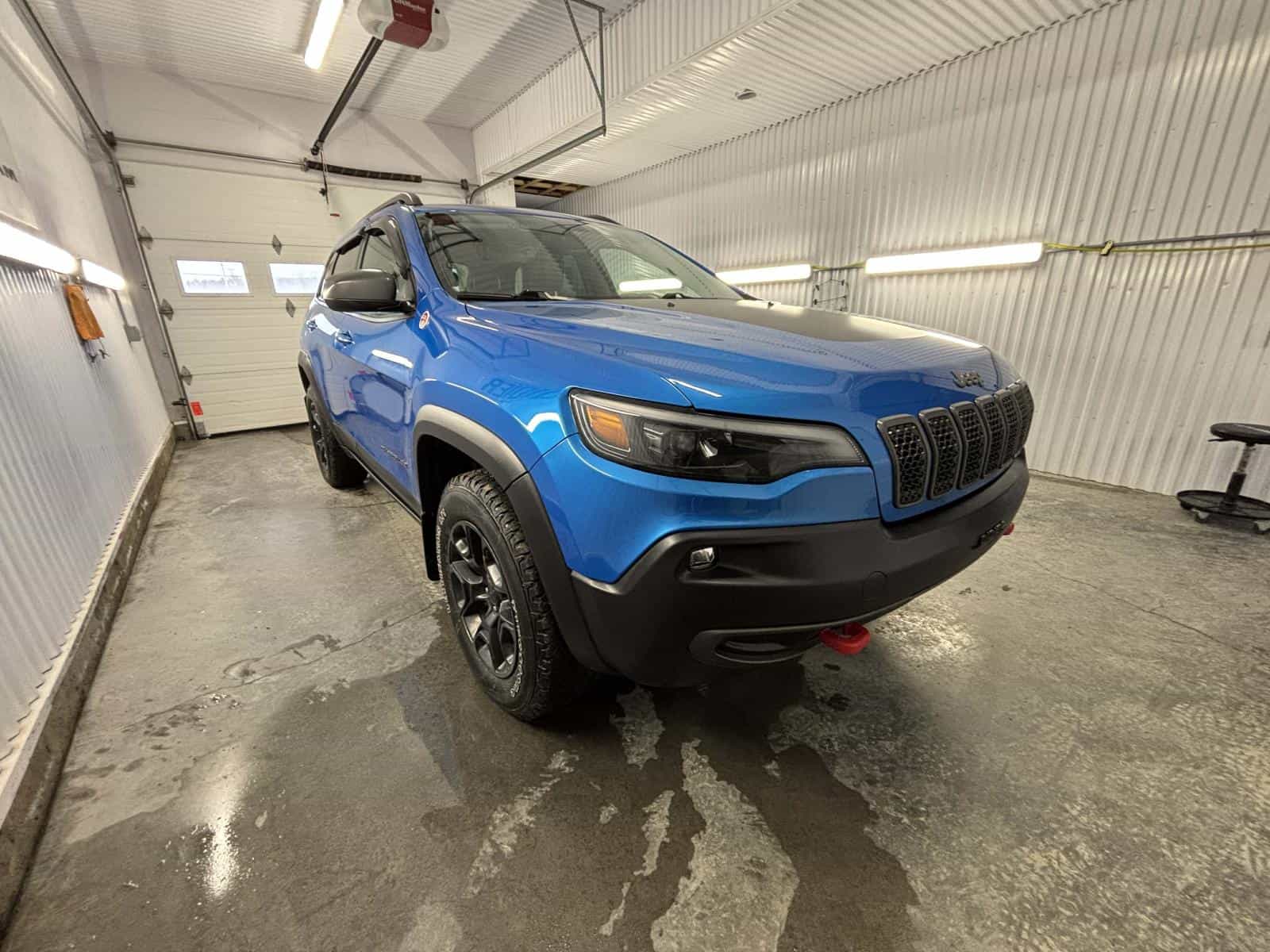 2020 Jeep Cherokee Trailhawk - Image 4