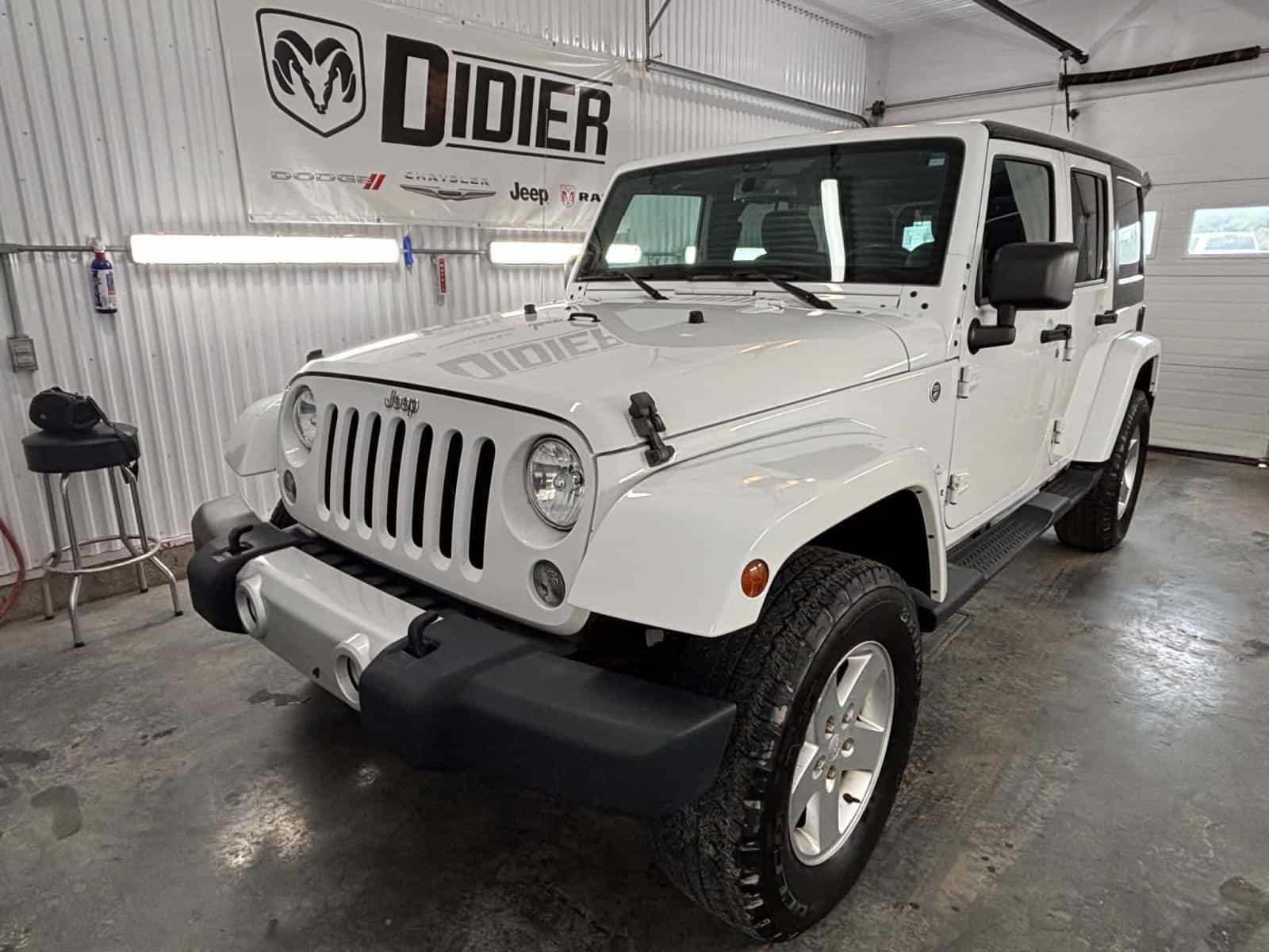 Image 1 Jeep Wrangler Unlimited Sahara 2014