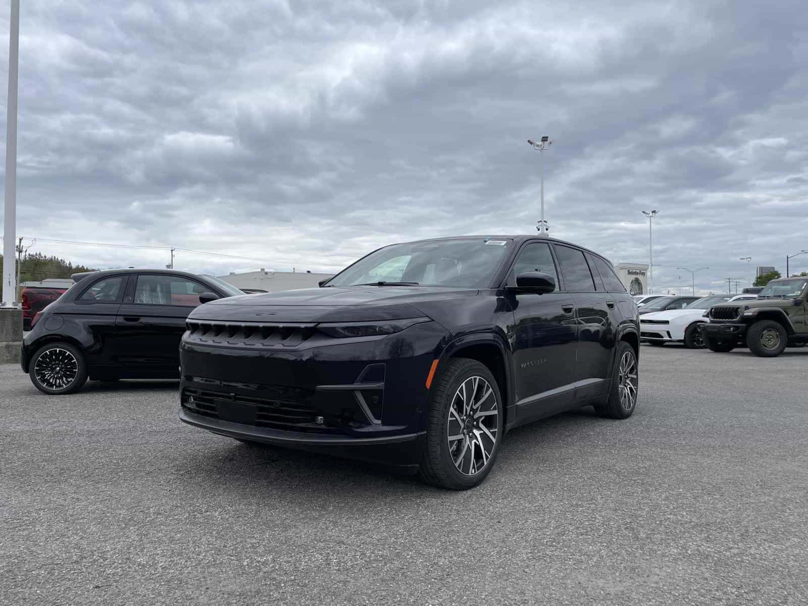 2025 Jeep Wagoneer S Code d Ensemble clair 25S Limited - Image 1