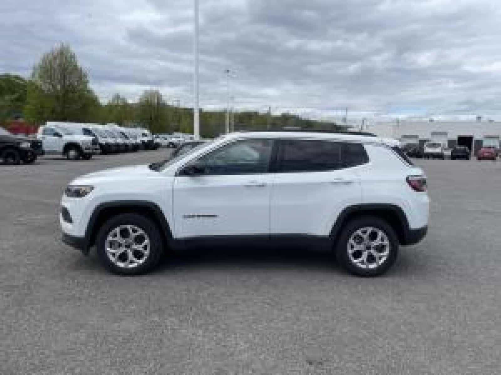 Image 2 Jeep Compass North 2025