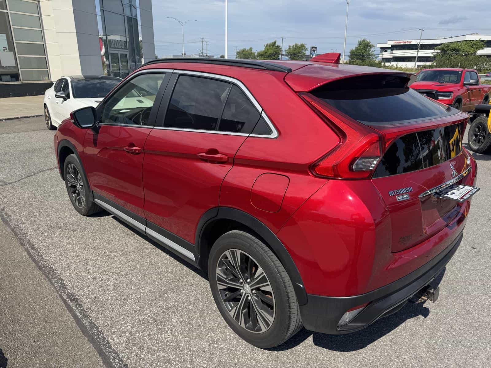 2018 Mitsubishi Eclipse Cross Le SE - Image 2