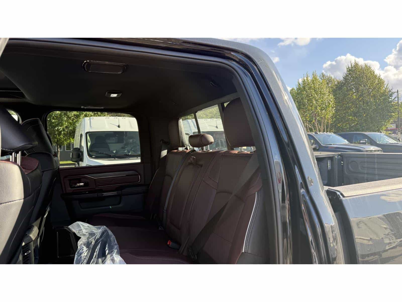 2025 RAM 2500 Limited - Image 9