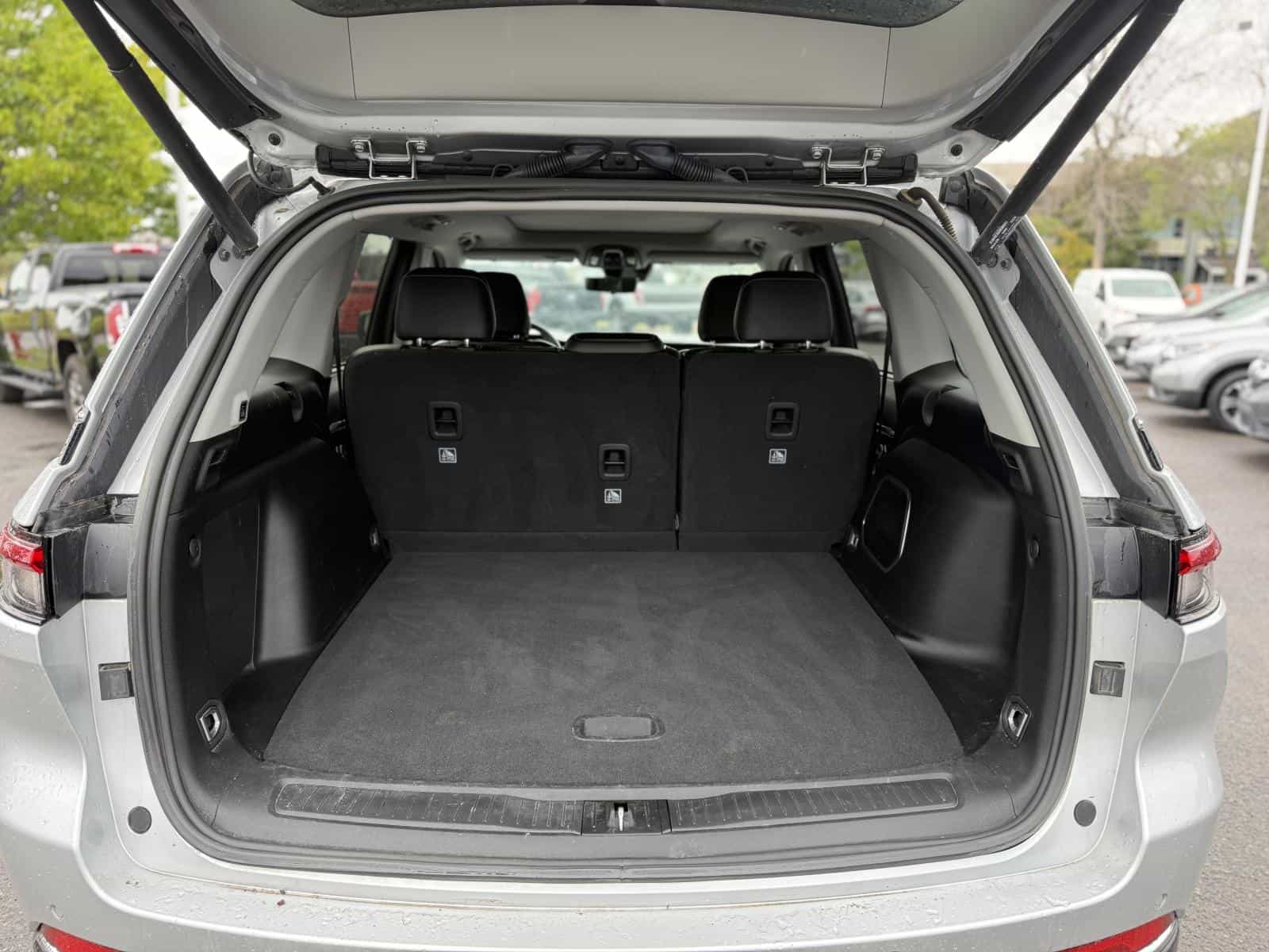 2023 Jeep Grand Cherokee Base 4XE - Image 10