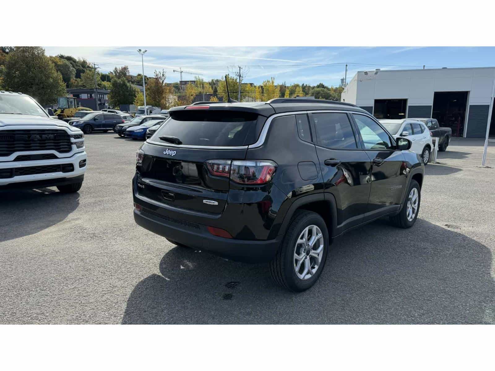 Image 12 Jeep Compass North 2026