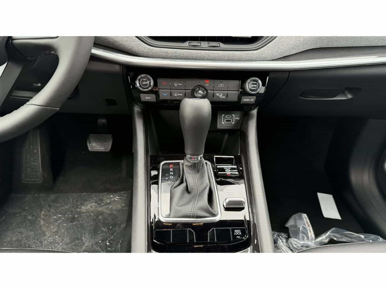 2026 Jeep Compass North - Image 10