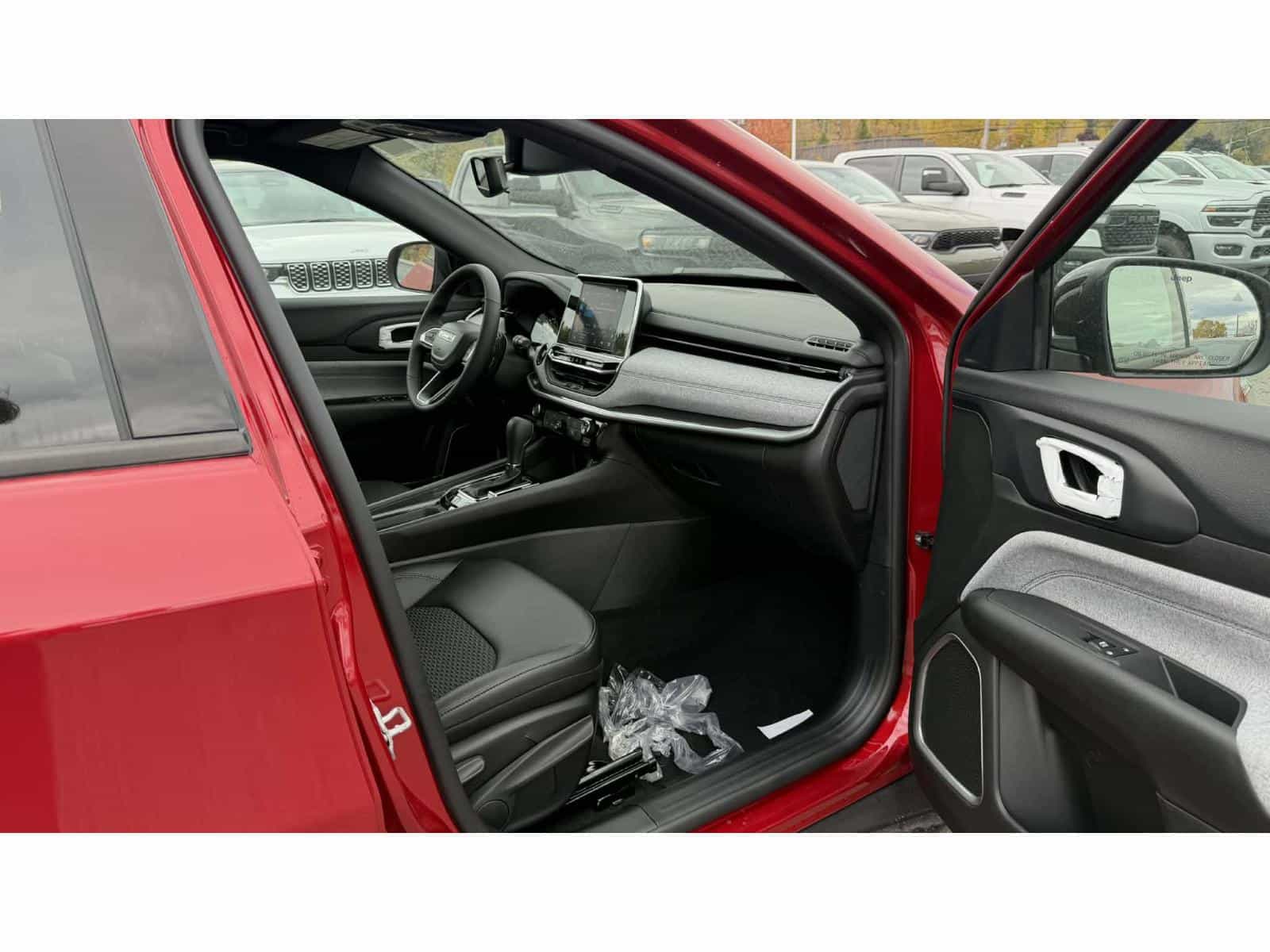 2026 Jeep Compass North - Image 7