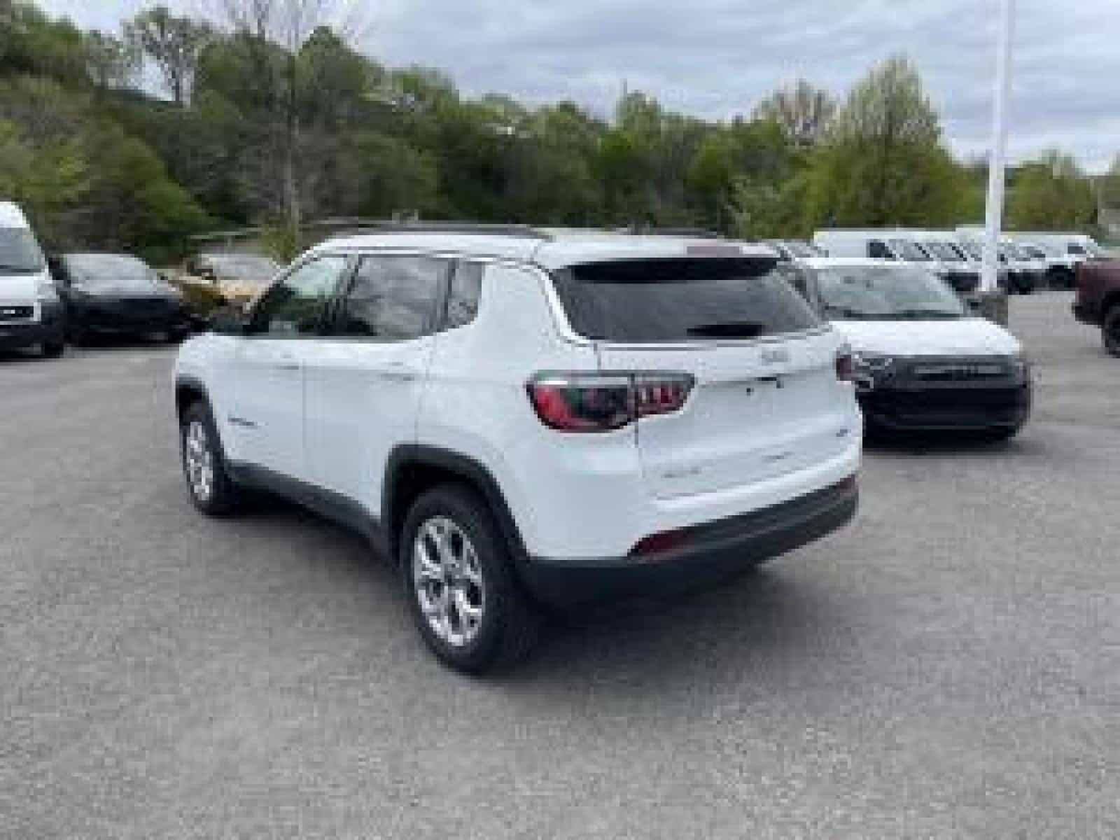 2026 Jeep Compass North - Image 2