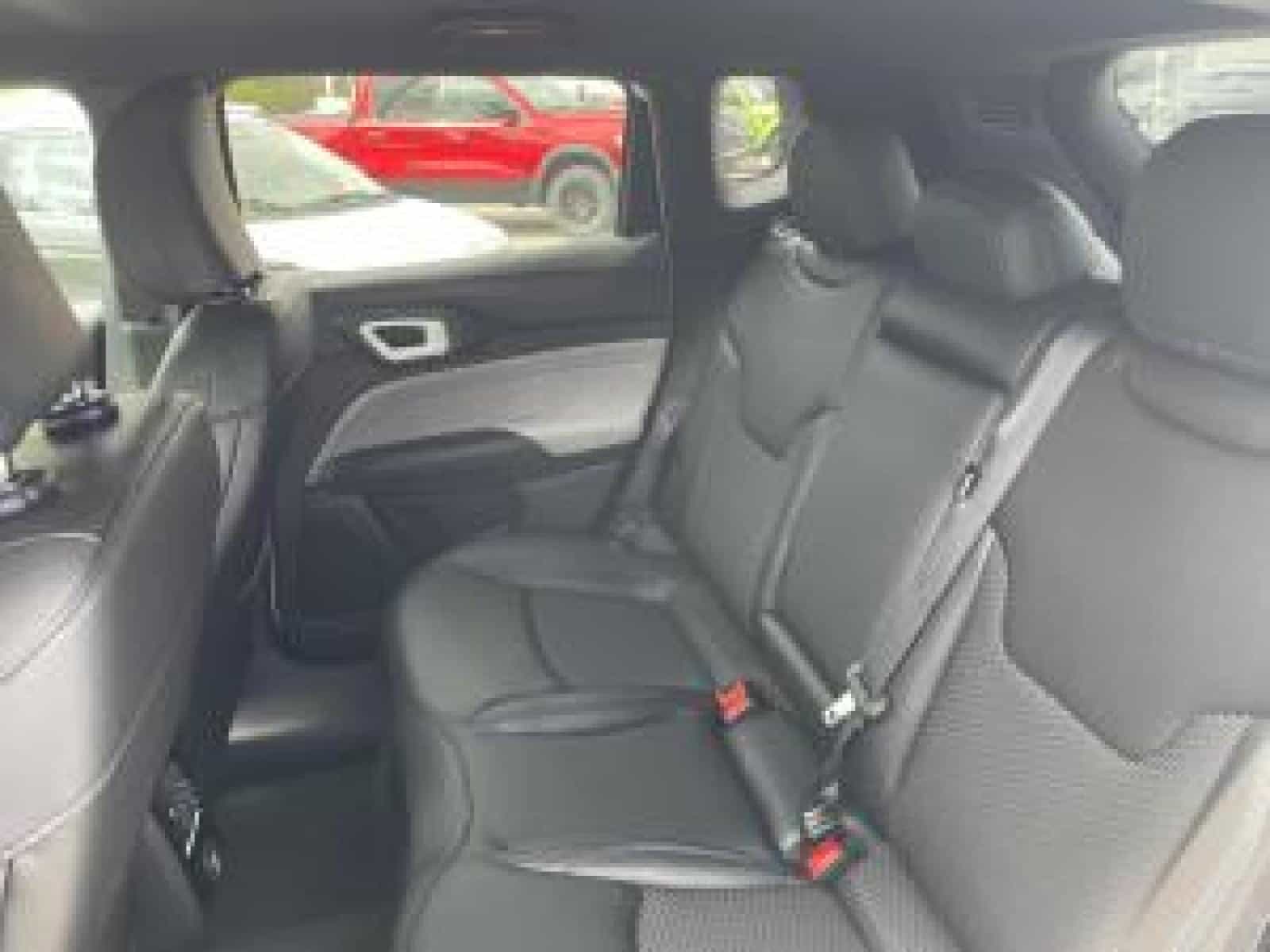 2026 Jeep Compass North - Image 7