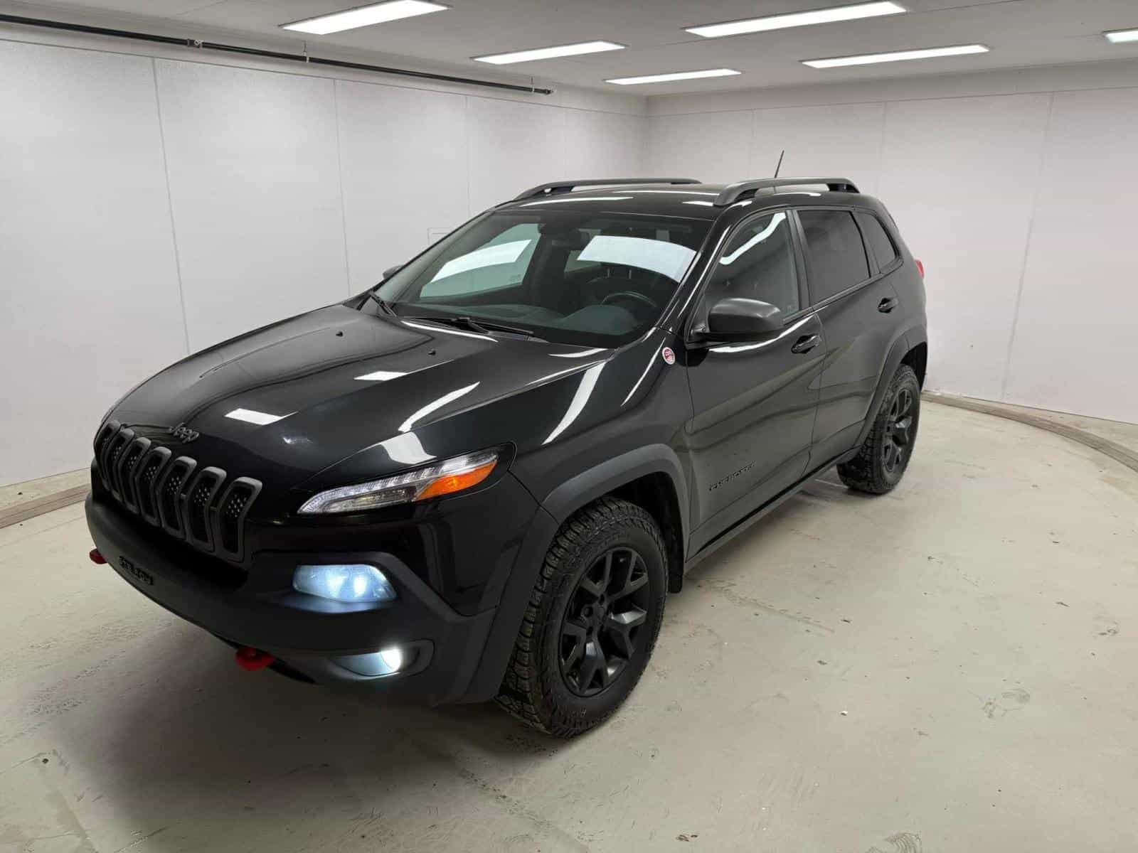 2015 Jeep Cherokee Trailhawk - Image 1
