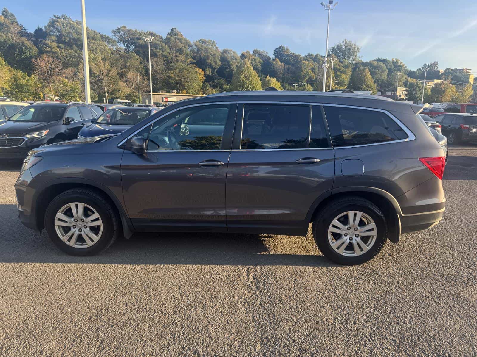 2017 Honda Pilot Lx LX - Image 2
