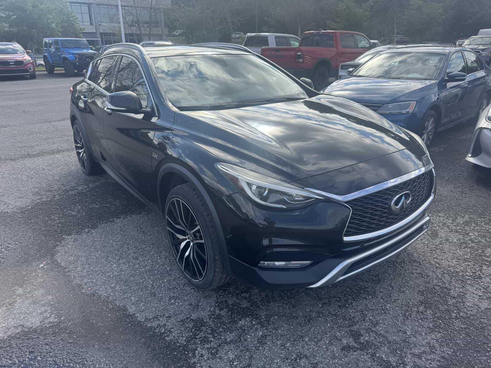 2017 Infiniti QX30 Premium - Image 5