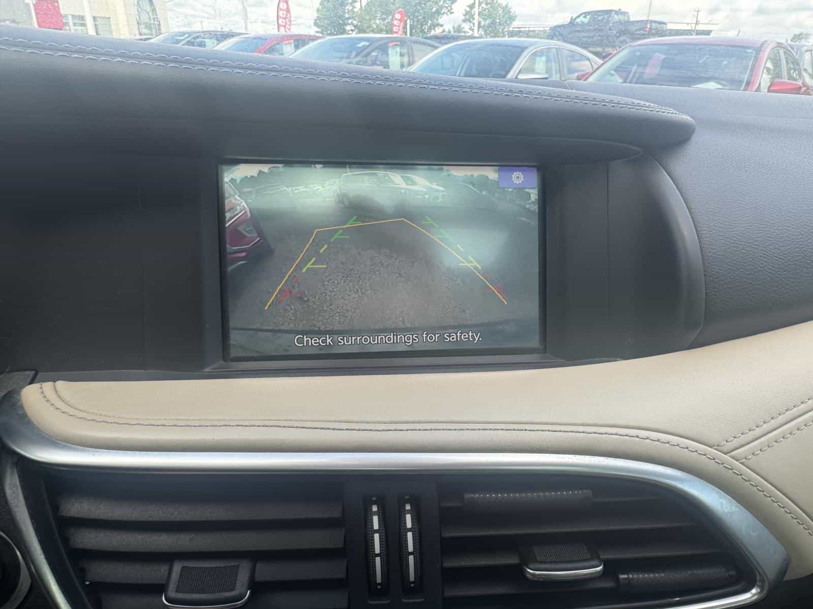 2017 Infiniti QX30 Premium - Image 10