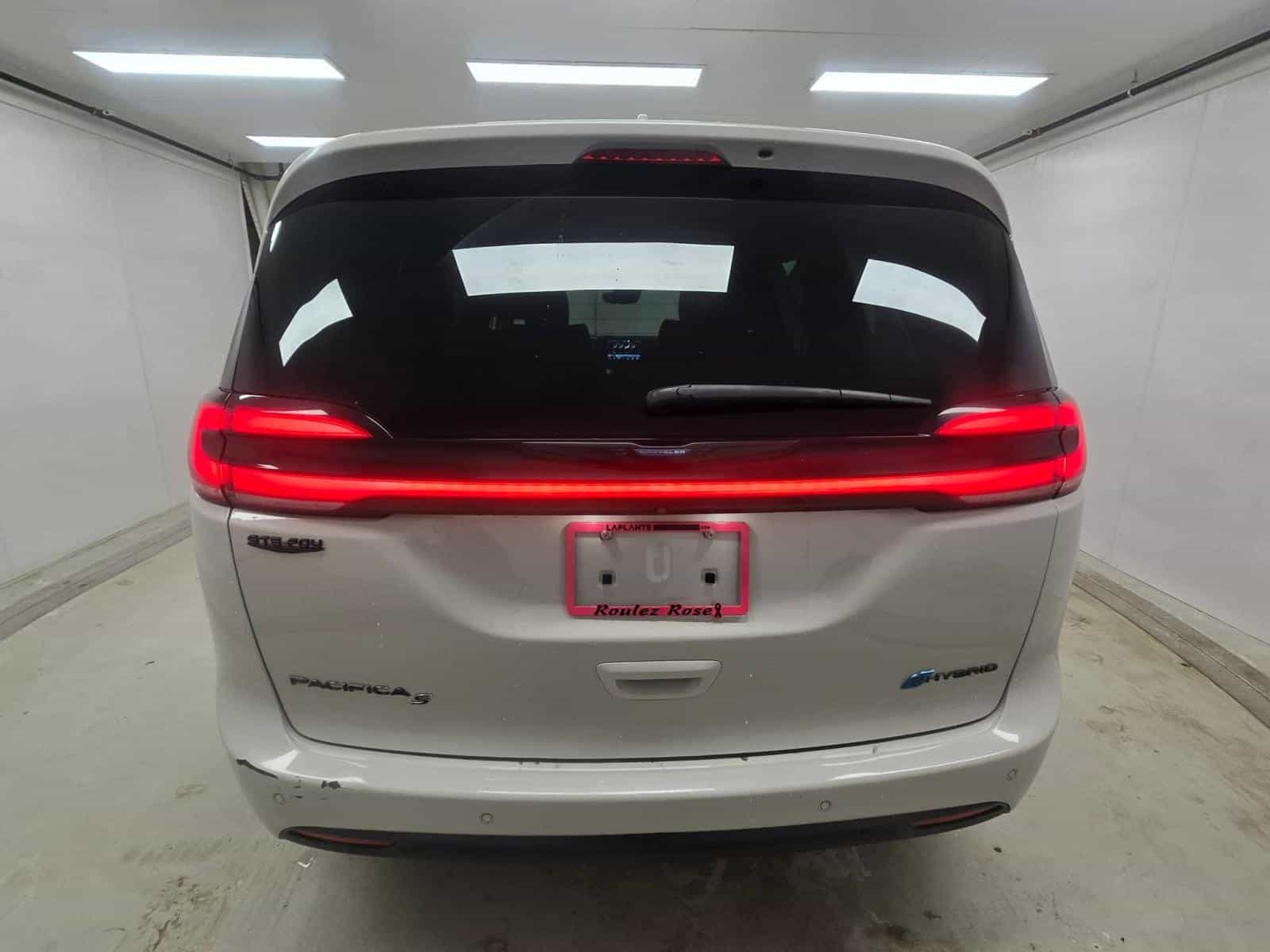 2021 Chrysler Pacifica Hybrid Touring L Hybrid Touring - Image 6