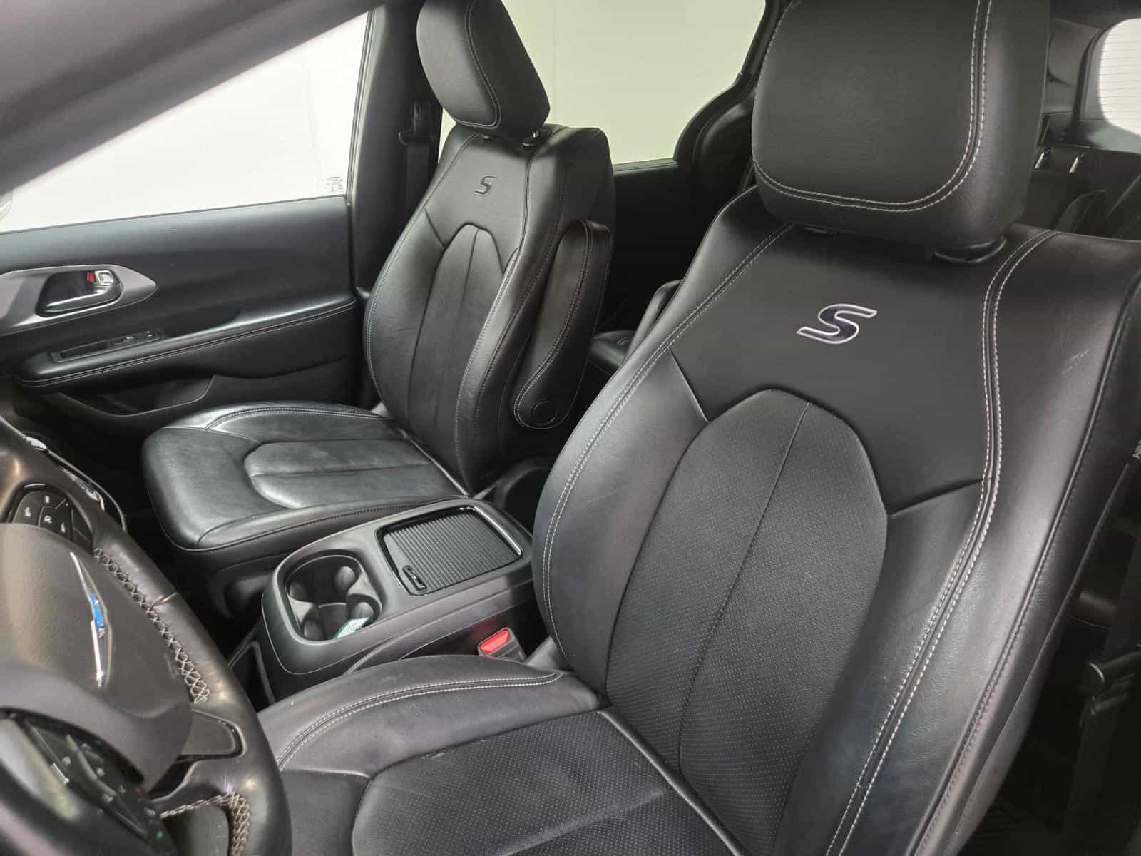 2021 Chrysler Pacifica Hybrid Touring L Hybrid Touring - Image 12