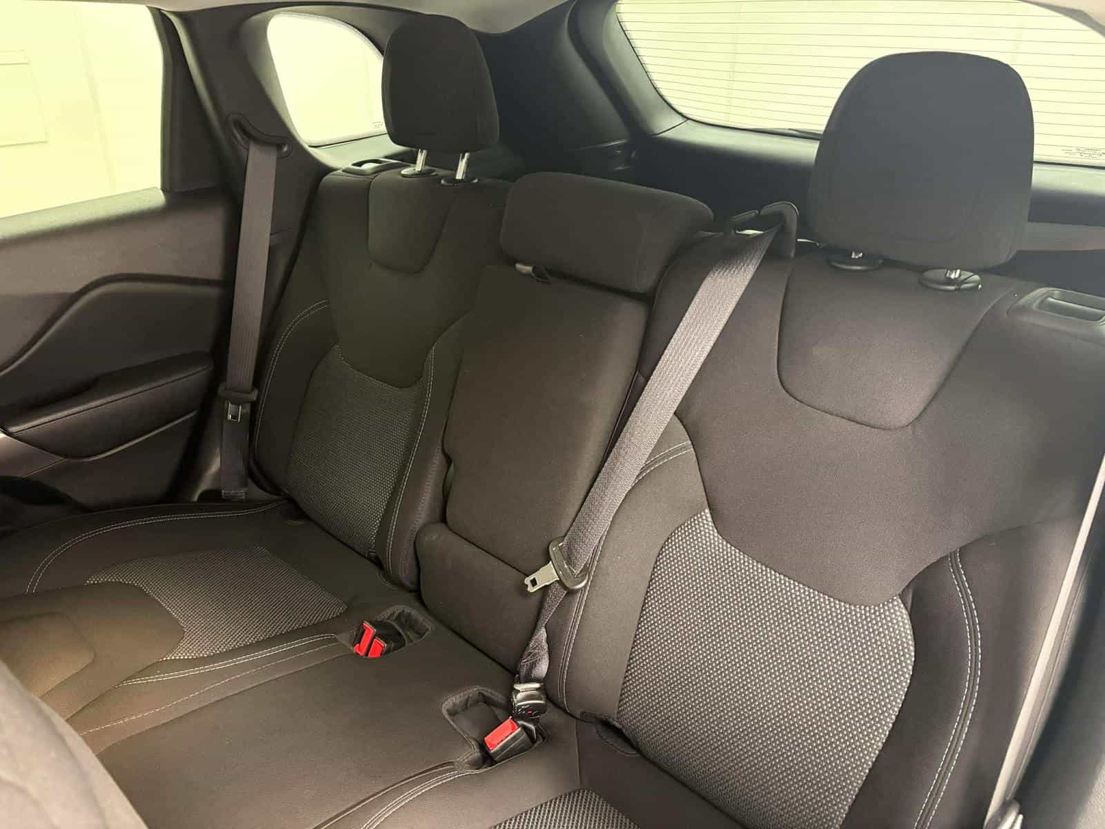 2022 Jeep Cherokee Sport Sport - Image 7