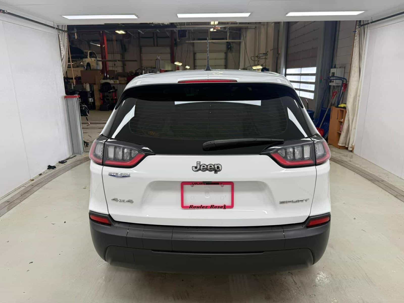 2022 Jeep Cherokee Sport Sport - Image 6