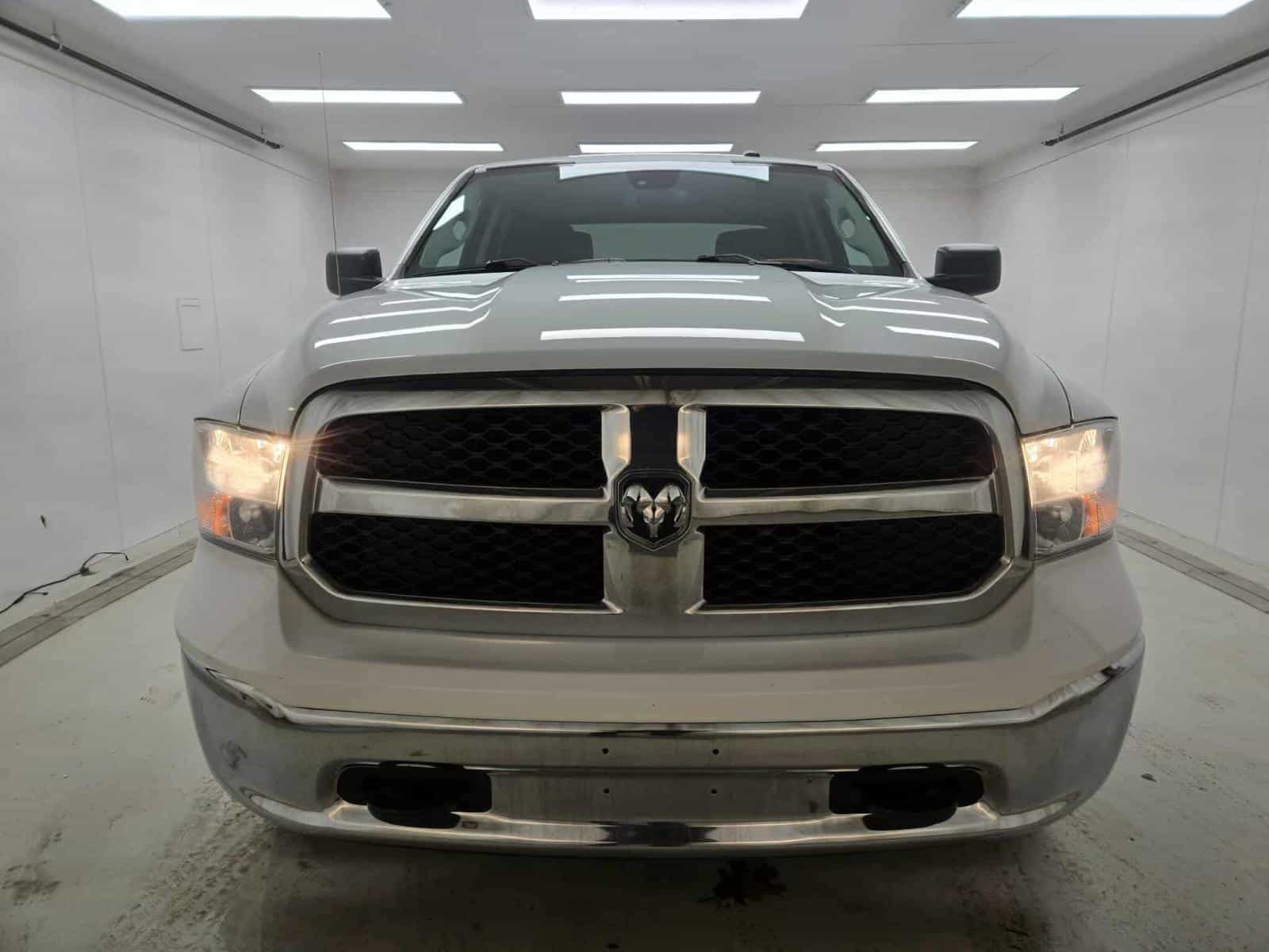 2022 RAM 1500 CLASSIC SLT SLT - Image 2