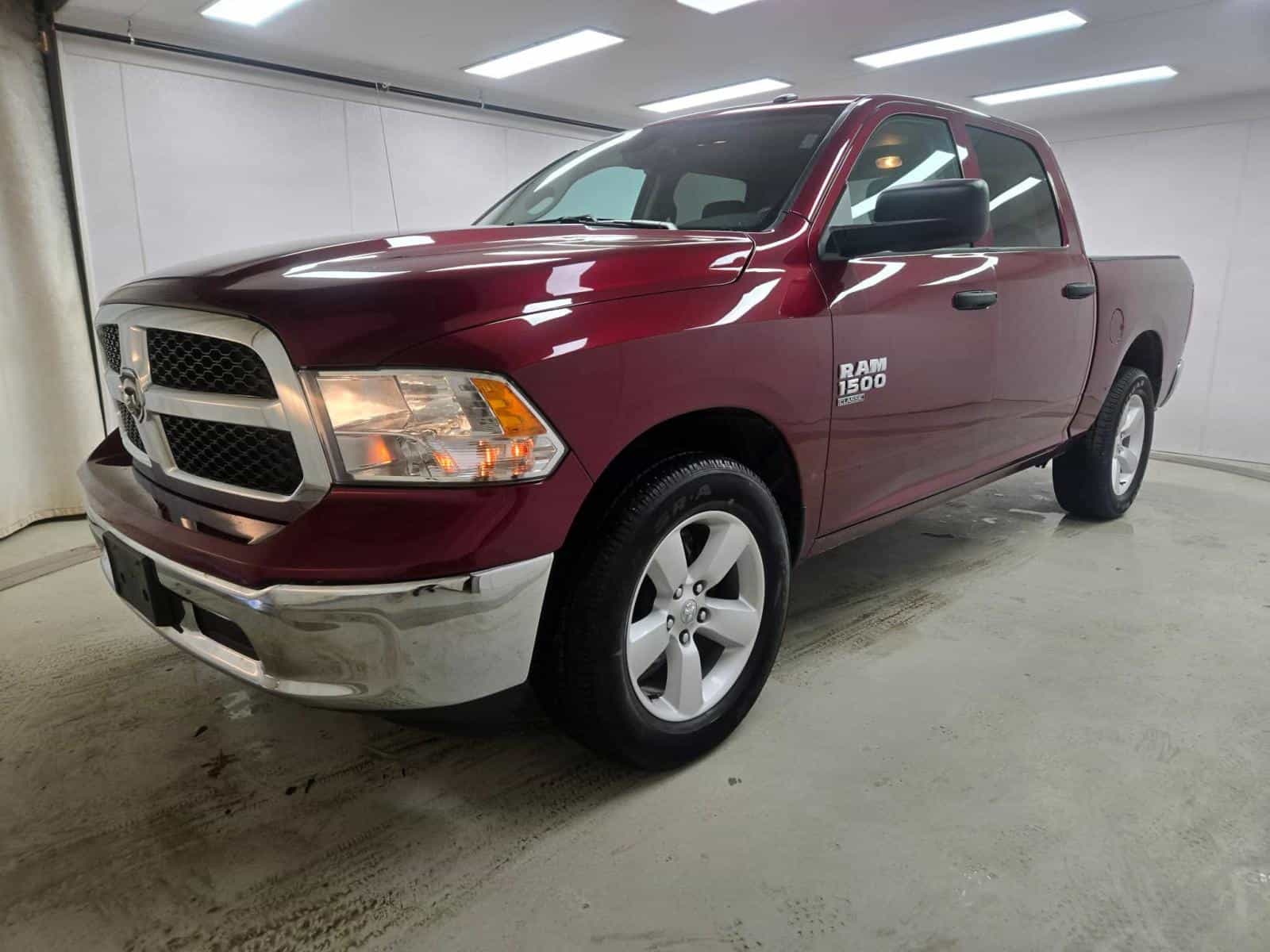 2023 RAM 1500 CLASSIC SLT SLT - Image 1