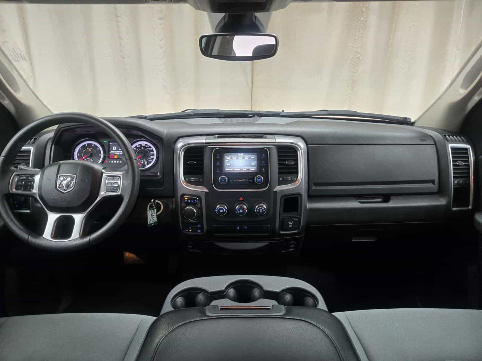 2023 RAM 1500 CLASSIC SLT SLT - Image 9