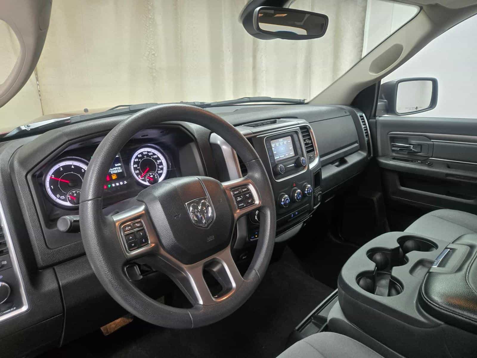 2023 RAM 1500 CLASSIC SLT SLT - Image 12