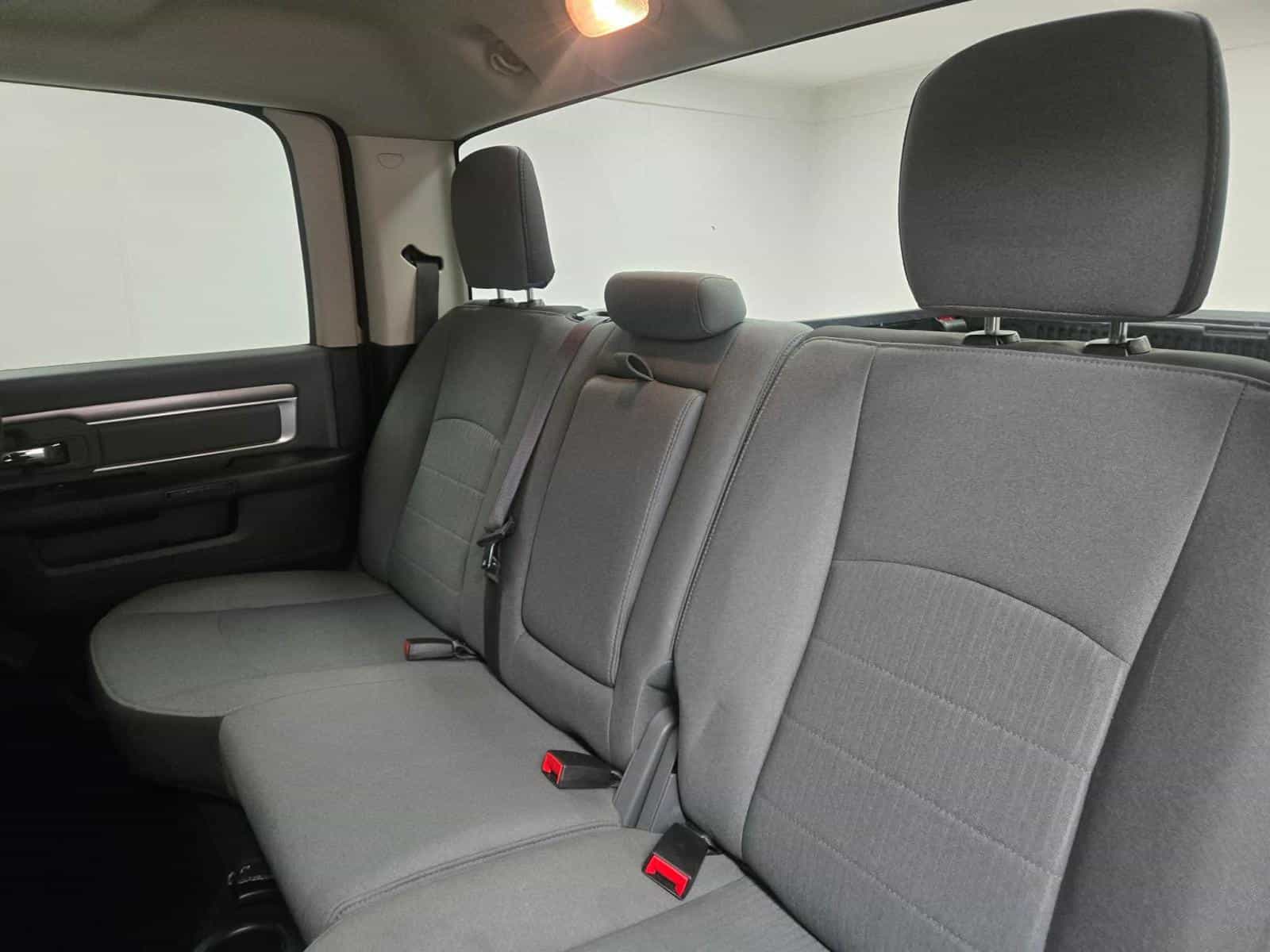 2023 RAM 1500 CLASSIC SLT SLT - Image 8