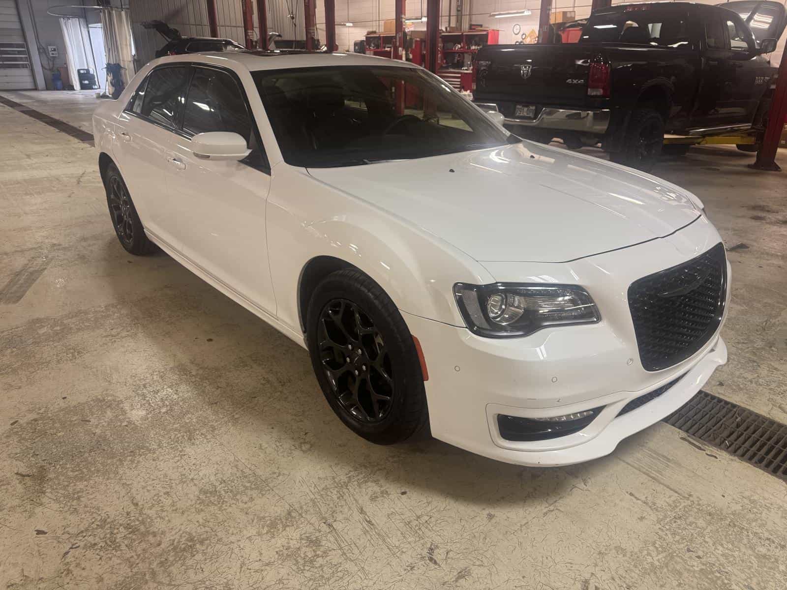 2023 Chrysler 300 Touring L Touring L - Image 6