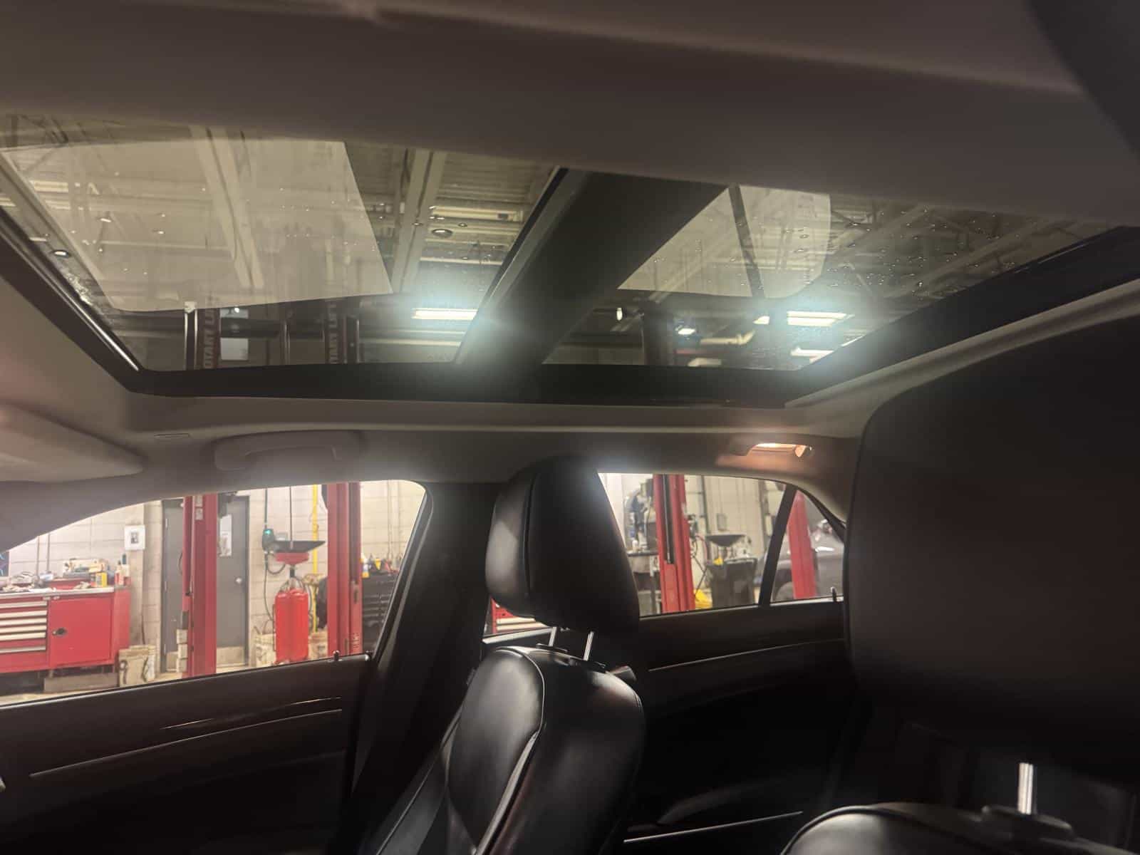 2023 Chrysler 300 Touring L Touring L - Image 12