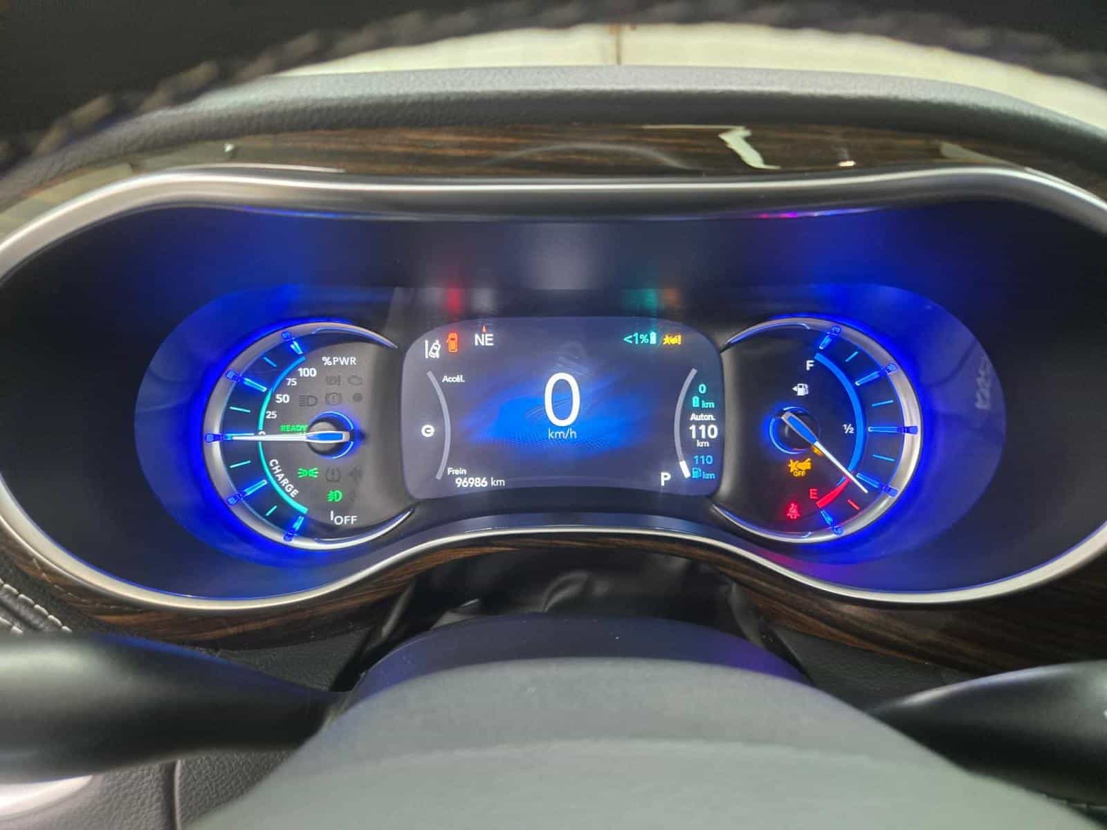 2022 Chrysler Pacifica Hybrid Limited - Image 18