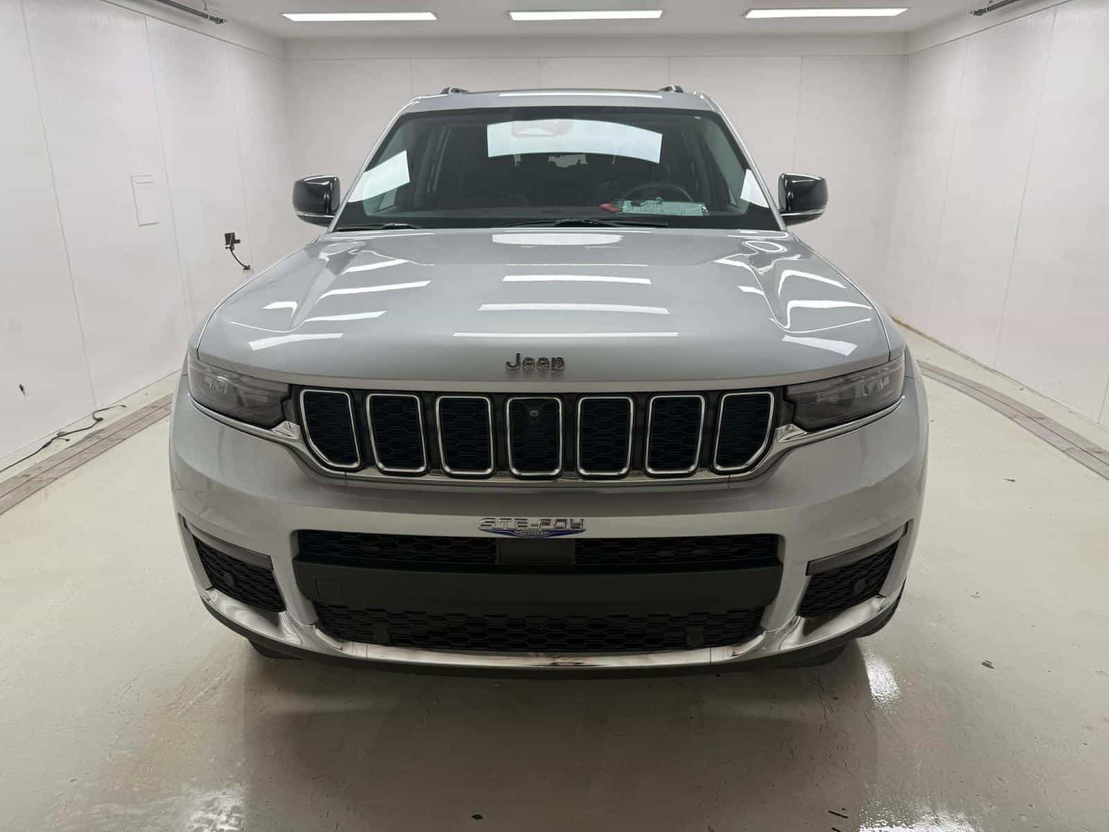 2023 Jeep Grand Cherokee L Limited Limited - Image 2