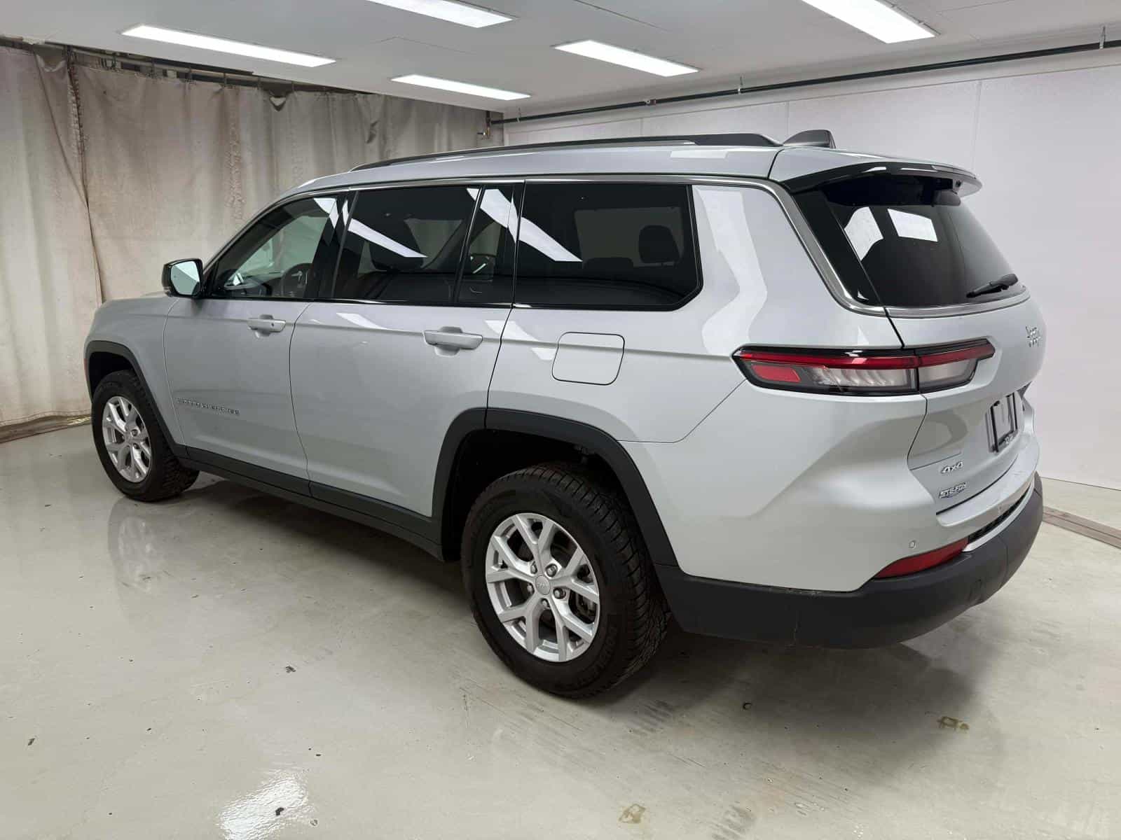 2023 Jeep Grand Cherokee L Limited Limited - Image 6