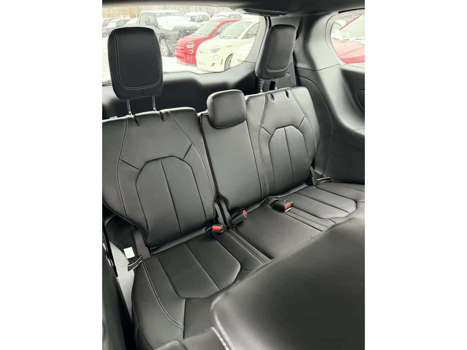 2026 Chrysler Grand Caravan SXT - Image 5