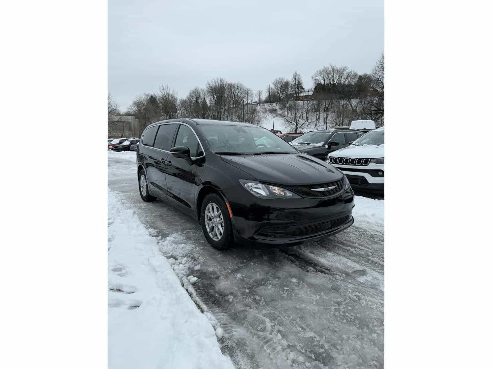 2026 Chrysler Grand Caravan SXT - Image 4