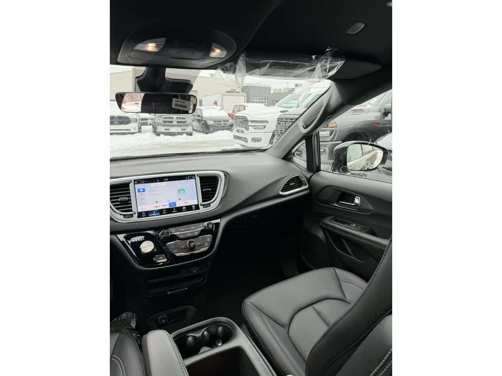 2026 Chrysler Grand Caravan SXT - Image 10