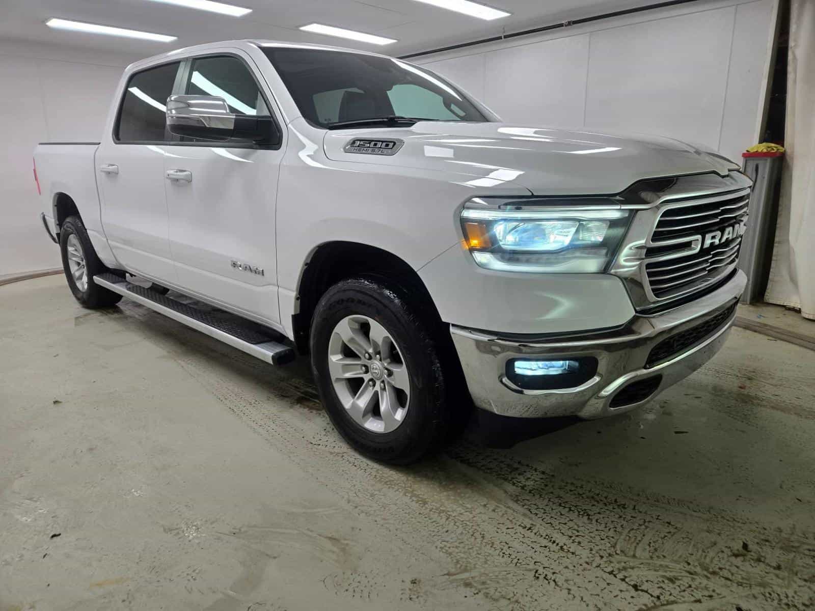 2023 RAM 1500 Laramie - Image 3