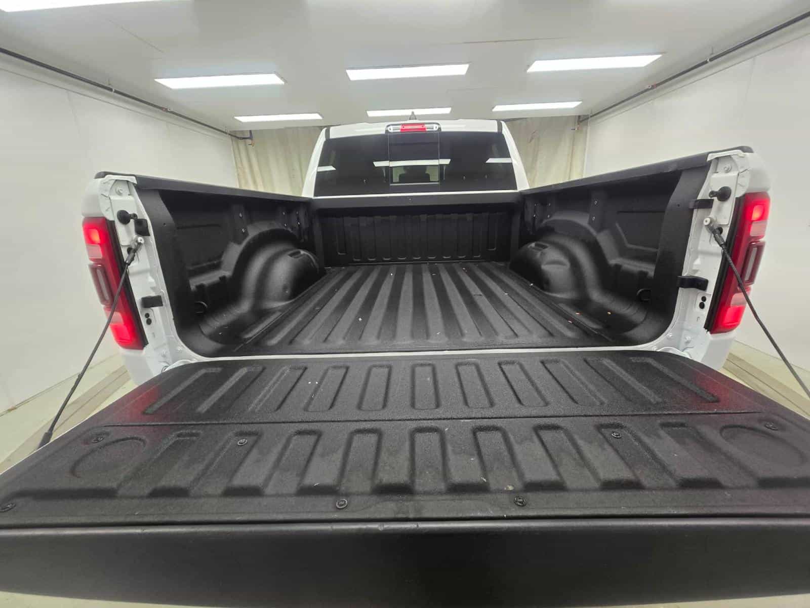 2023 RAM 1500 Laramie - Image 7