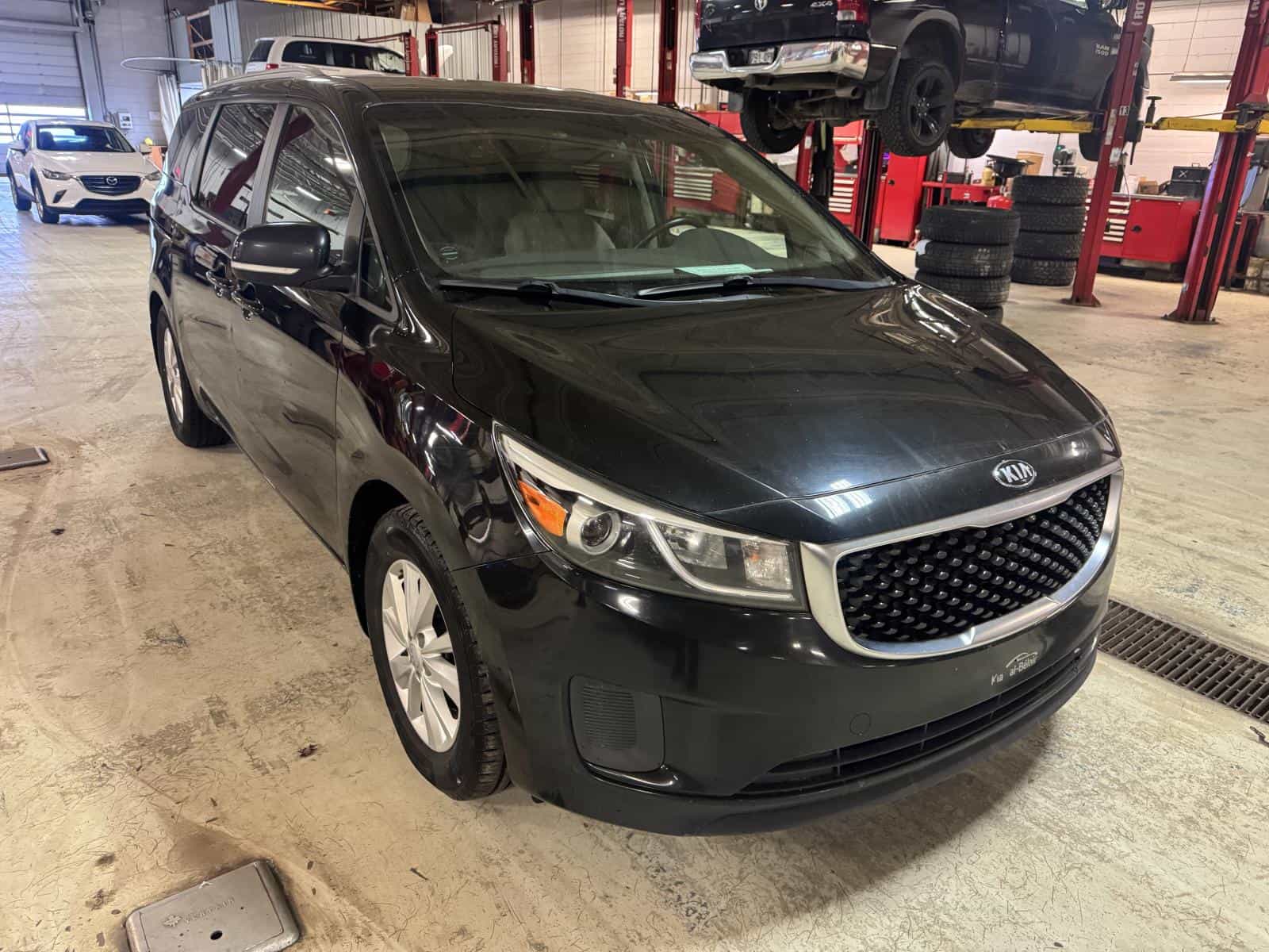 2018 Kia Sedona LX - Image 5
